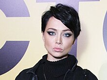 Настасья Самбурская репетирует полет в космос