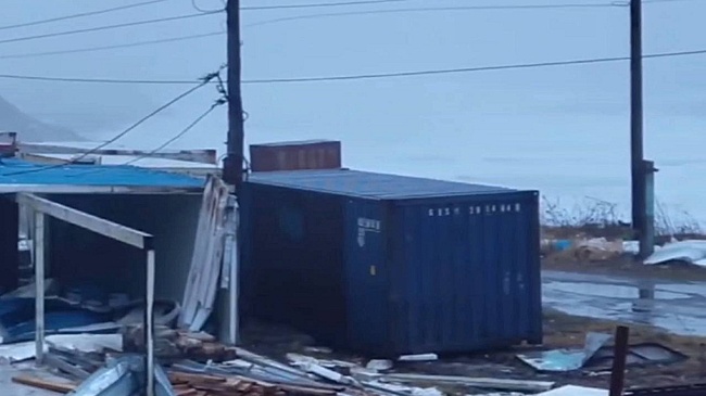 В Южно-Курильском районе введен режим ЧС из-за последствий метели