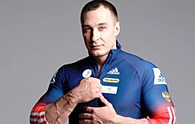 Алексей Воевода выступил на турнире по армрестлингу King Of The Table в Дубае. Он представился как олимпийский чемпион