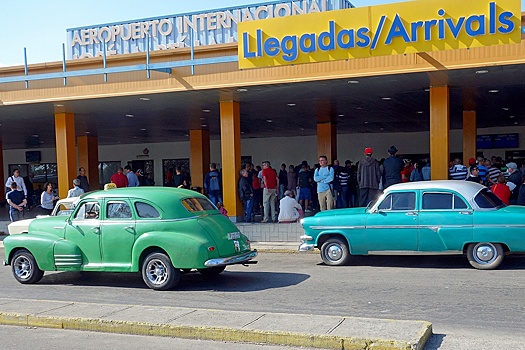 Туроператоры приостановили продажу туров на Кубу