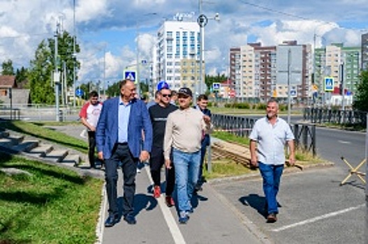 Глава Ханты-Мансийска Максим Ряшин вместе с заместителем губернатора Югры Владимиром Кильтау проверил ход строительства и ремонта ключевых объектов в городе