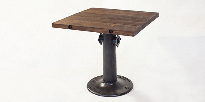 Новые столы из чугуна и дуба — воплощение индустриального стиля