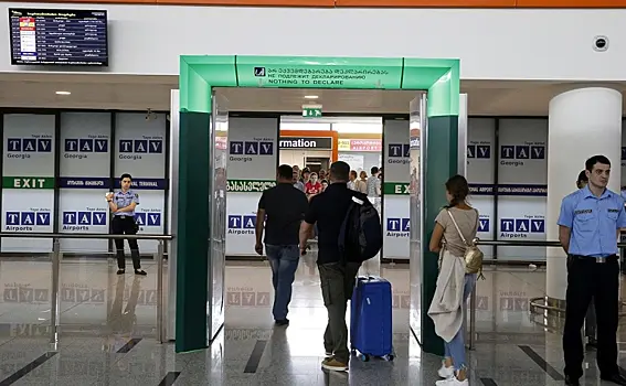 В аэропорту  Тбилиси задержали корреспондента российского СМИ