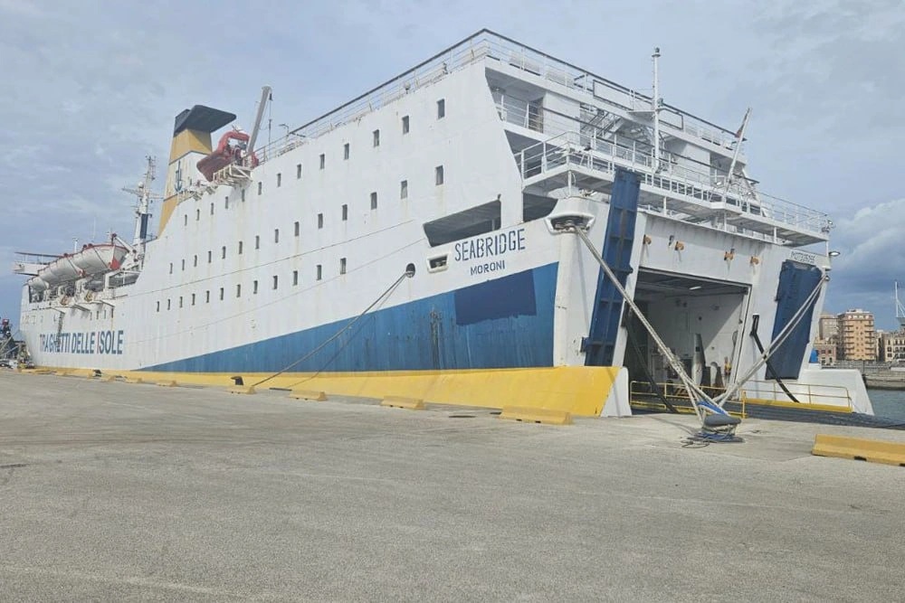 Из Турции в Сочи отправился первый за 14 лет паром