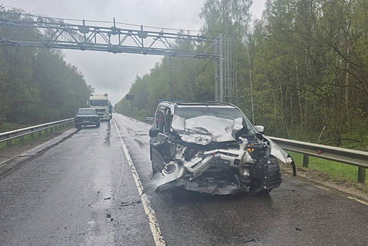 В ДТП с каретой скорой помощи получили травмы три человека