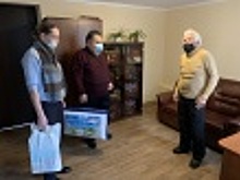 Ветерана труда из поселения Марушкинское поздравили с юбилеем.