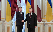 Порошенко назвал Латвию «адвокатом Украины»