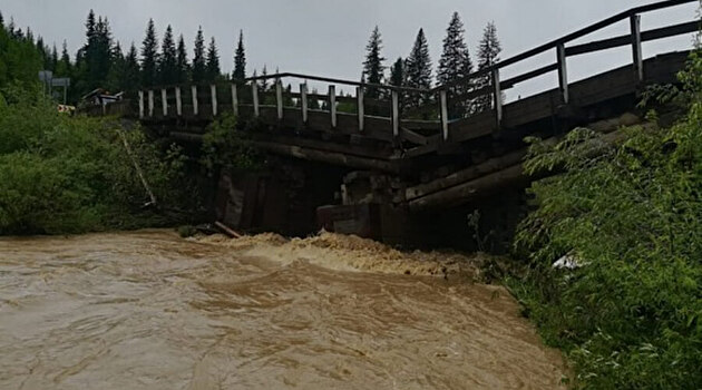 Правительство хочет выделить деньги на ремонт дорог и аварийных мостов