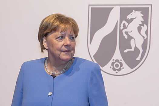 Запад винит Меркель в работе на Россию