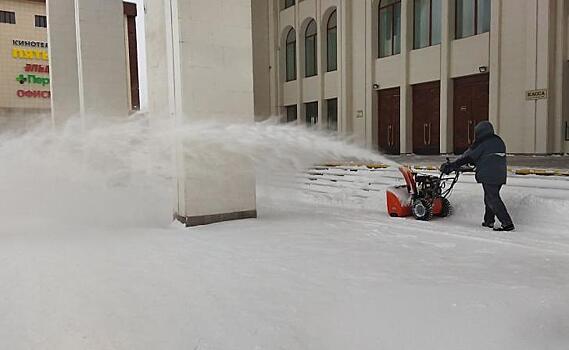 Курские управляющие компании наймут больше дворников