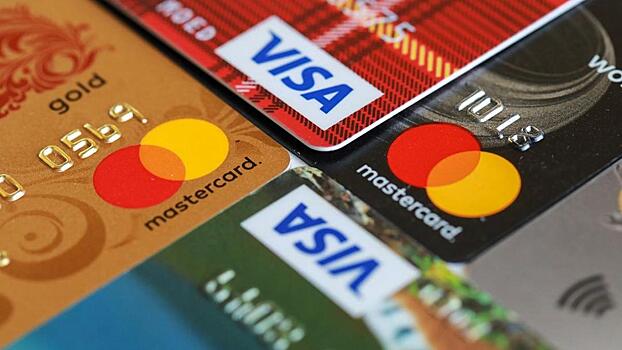 Российские туристы устремились за банковскими картами в Беларусь