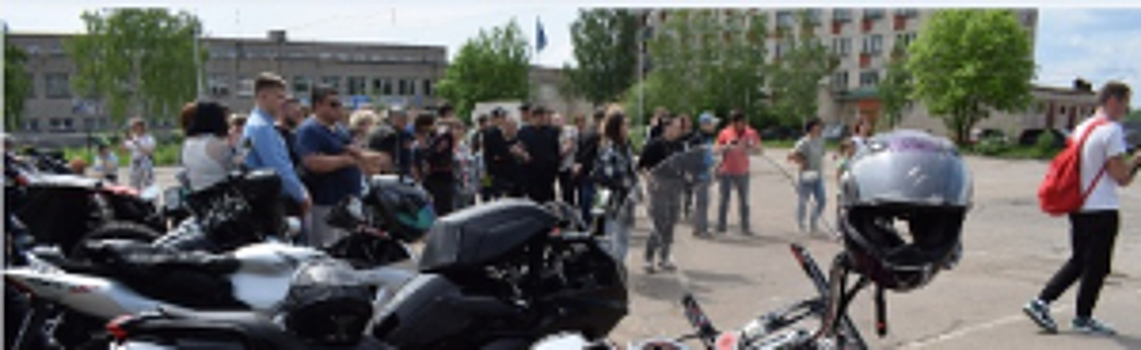 В Ивановской области сотрудники Госавтоинспекции провели акцию «Дорога объединяет»