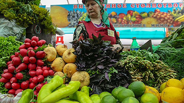 Фермерам предложили разрешить продажу продукции на своей земле