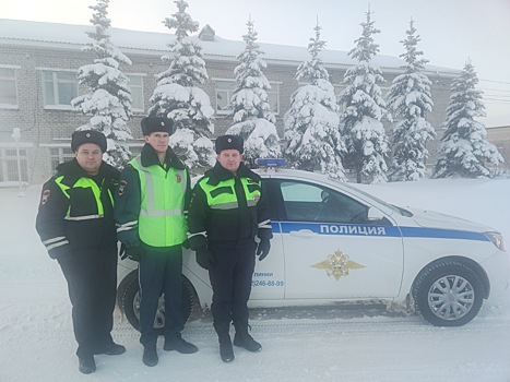 В новогоднюю ночь сотрудники полиции Пермского края спасли мужчину, заблудившегося в лесу