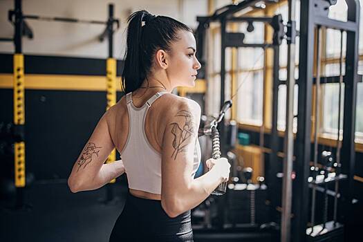 12 лучших упражнений на трицепс в тренажерном зале и дома. Пошаговая инструкция и советы тренера