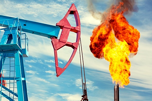 Добыча нефти в России дорожает с каждым годом и толкает вверх цены на топливо