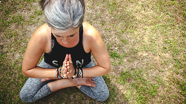 Как женщине пережить климакс без гормональной терапии