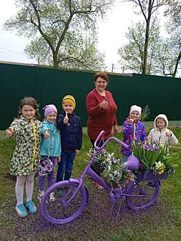 Новобейсугские дошколята создали арт-объекты и высадили цветы