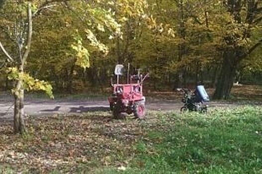 Водитель мотоблока наехал на женщину на пешеходной дорожке