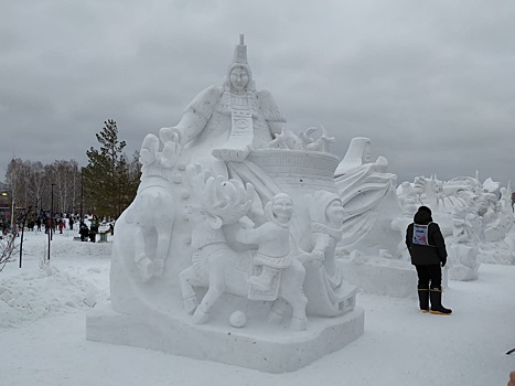 В конкурсе снежных скульптур в Новосибирске победили мастера из Якутии