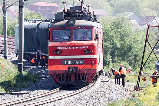 Железнодорожное движение в Крыму планируют восстановить к вечеру