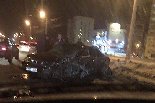 В Пензе «Audi» и авто «Яндекс Такси» устроили жуткую аварию на Шуисте