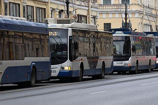 В Москве срезают новые троллейбусные провода ради электробусов