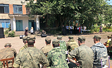 В Курской области сестры Толмачевы выступили перед военнослужащими в Рыльском районе