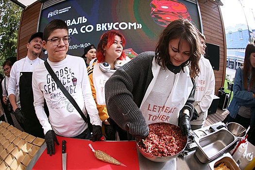 Более 33 тысяч работников ждут кафе и рестораны Москвы