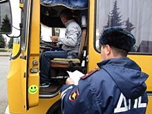 Госавтоинспекторы Адыгеи контролируют перевозки детей в предновогодние дни