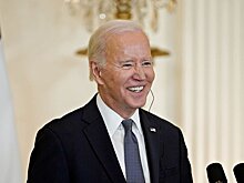 Азар хотел бы поменяться местами с Байденом: «Быть президентом США... Вау. Белый дом и я, развалившийся в кабинете с сигарой»