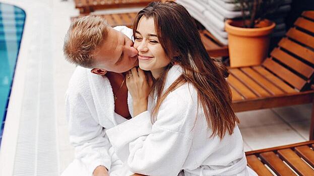 Сексолог рассказала про главное условие отличного секса после замужества