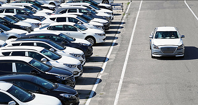 Цены на новые автомобили в России за три года выросли на 45%