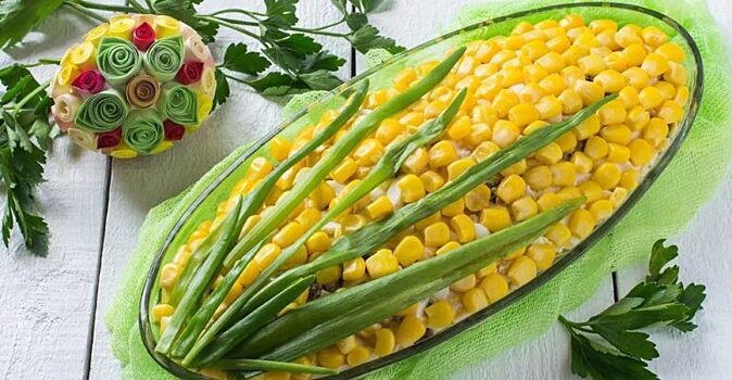Салат «Кукуруза» — гости оценят оригинальную подачу простого блюда