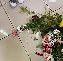 Пьяные россияне побили девушку в аэропорту из-за одной фразы