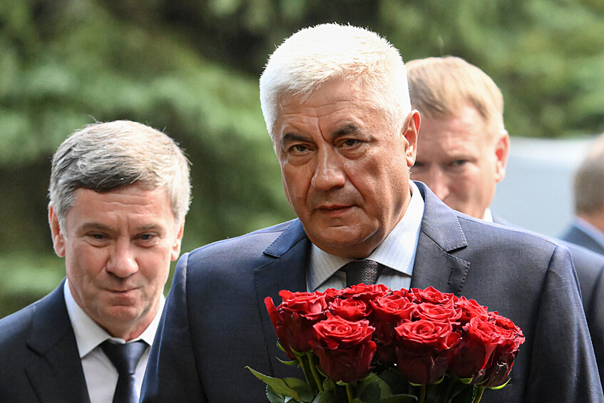 Министр внутренних дел РФ Владимир Колокольцев на церемонии прощания с председателем Верховного суда РФ Ириной Подносовой в траурном зале ЦКБ Управления делами президента РФ в Москве, 24 июля 2025 года