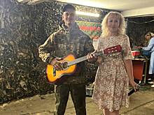 Песни фронтовой бригады помогают поднять боевой дух