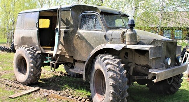 На базе ГАЗ-63 и «Буханки» смастерили технику для поездок в лес