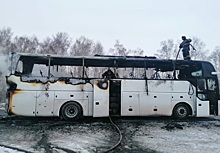 Пассажирский автобус сгорел на трассе в Новосибирской области