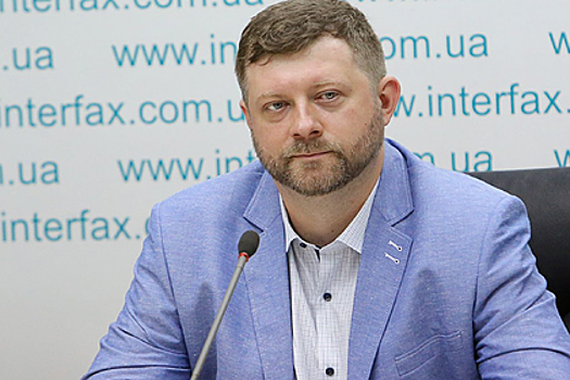 На Украине объяснили отказ упоминать особый статус Донбасса в конституции