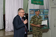 Николай Сатаев принял участие в патриотической акции в гимназии № 184