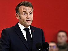 Макрон пожаловался на проблемы с кровавым глазом