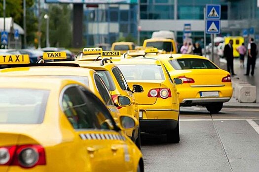 В Москве ежедневно совершают более 750 тыс. поездок на такси