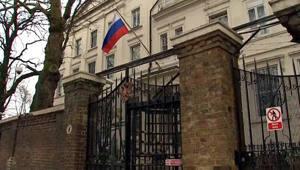 Лондон блокирует работу российского дипкорпуса