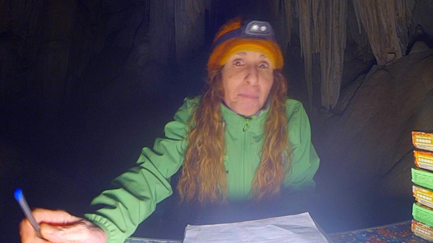 Как испанская экстремалка больше года прожила одна в пещере