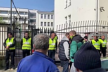 Сотрудники покинули здание российской школы в Варшаве, заблокированное польскими судебными приставами
