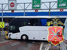 Автобус, в котором пострадали 39 пассажиров, эвакуировали с места ДТП под Тулой