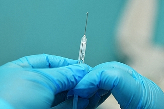 Биологи объяснили необходимость в новой вакцине от COVID-19