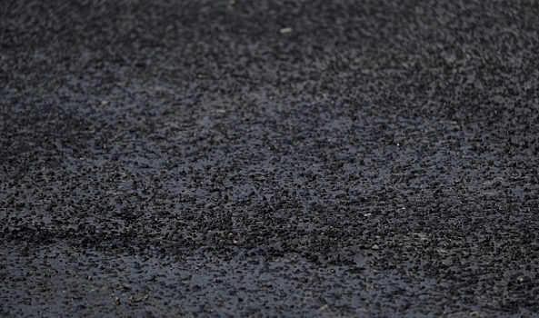 В Волгограде продолжается ремонт дороги на Электролесовской