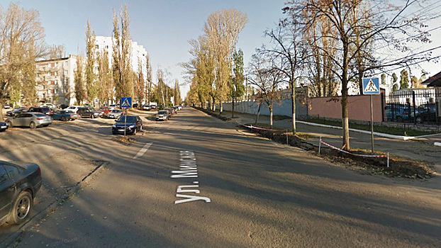 В Воронеже BMW сбил на пешеходном переходе 17-летнюю студентку
